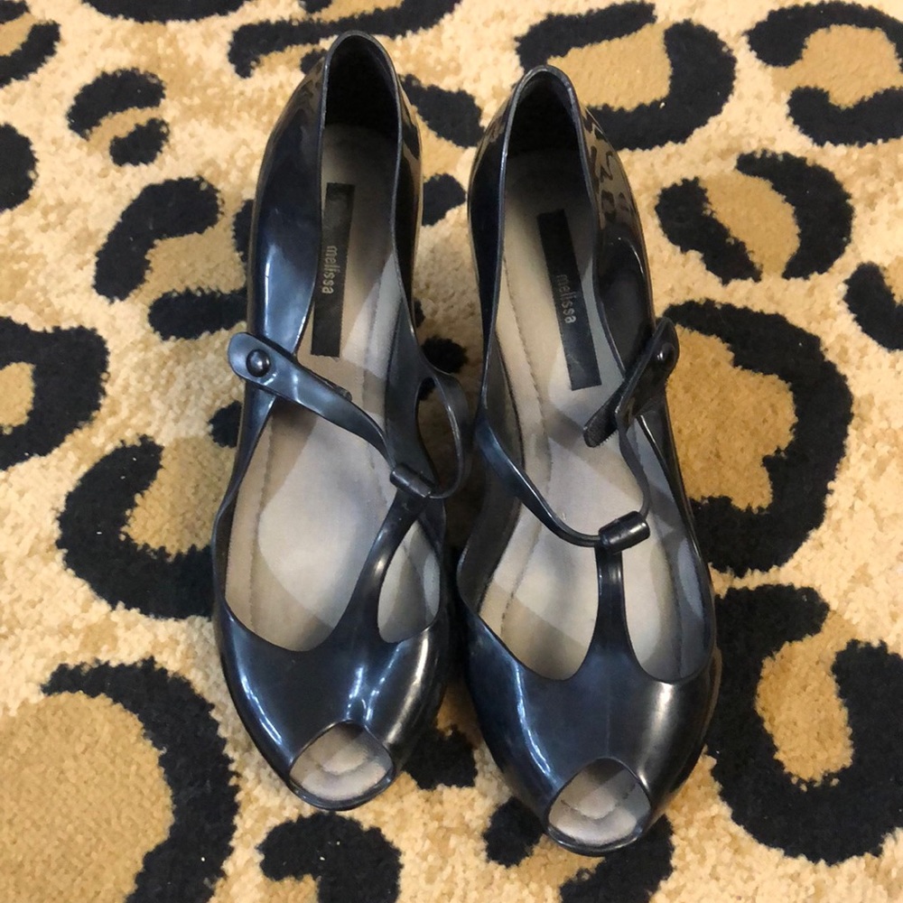 Melissa T-strap wedge